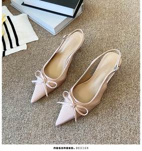 Nouvelles Chaussures d'été pour Femme en Satin Noir à Bout Pointu et Talons Épais, avec Nœud Décoratif et Talon Aiguille Élégant - Product Image 5