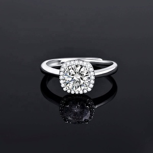 Bague de fiançailles en moissanite plaquée pour femmes, bague en argent sterling S925, bague en moissanite, petite bague de fiançailles en forme de cube de sucre - Product Image 6