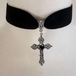 قلادة القوطية الكبيرة خمر عبر قلادة مزخرفة عبر الأسود المخملية الجرونج الأزياء قلادة هدية لها - Product Image 3