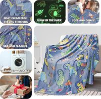 Jeté doux à motif personnalisé, dinosaure, enfants, luminescent dans le noir, polaire 100% polyester, couverture pour la maison quatre saisons