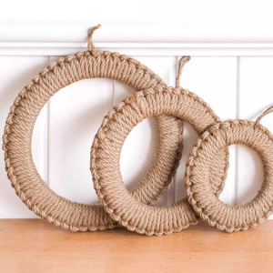 Napperon isolé minimaliste contemporain rond écologique en corde de chanvre tissé à la main pour tasses à thé et à café - Product Image 4