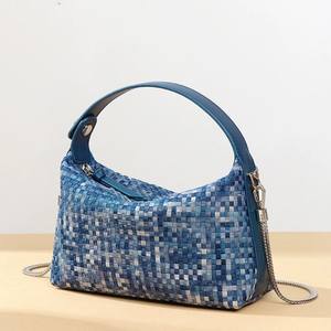 Sac seau tissé en denim grande capacité, design de niche, style vacances, sac à main avec doublure en polyester, fermeture éclair sous l'épaule, nouveauté - Product Image 2