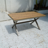 Vente à chaud en usine Table d'extérieur en bois composite Table et chaises modernes pour les réunions de famille Terrasse de jardin Tables en plastique pour restaurant