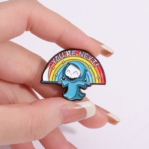Eres el siguiente broche creativo divertido, accesorios de insignia, PIN de esmalte suave de fantasma feliz personalizado, arcoíris para Halloween - Product Image 1