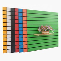 Panneaux de mur à lattes Kinsenzer modernes de première classe 4x8, épaisseur 18 mm, panneaux en fibres de bois, résistants à l'humidité, émission de formaldéhyde E1