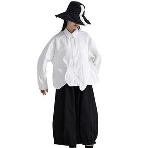 Outlier Design 2023 nouvelle chemise à manches longues vent foncé pour femmes irrégulière couleur unie mince Unique haut à la mode - Product Image 2