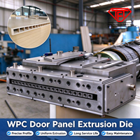 Ligne de production de panneaux de porte en WPC, machine d'extrusion intégrée pour cadre et panneau de porte en WPC