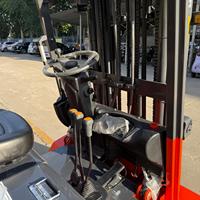 Chariot élévateur électrique durable de 1,5 tonne avec batterie au lithium et chargeur rapide, fonctionnement automatique, petits chariots élévateurs électriques