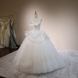 Vestido <span class=keywords><strong>de</strong></span> Novia <span class=keywords><strong>de</strong></span> Alta Costura con Hombros Descubiertos, Corsé Esculpido con Volantes y Falda <span class=keywords><strong>de</strong></span> Tul Brillante, Venta al Por Mayor OEM - Product Image 2