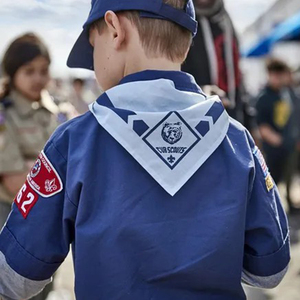 Bán buôn tùy chỉnh chất lượng cao thêu logo tam giác polyester bông vải may trên cạnh cậu bé Scout khăn choàng cổ - Product Image 4