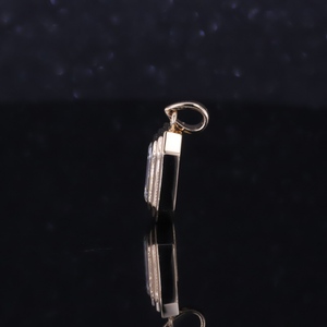 Pendentif StarsGem en or jaune 14 carats avec diamant de 1,5 carat E VVS2 taille émeraude, diamant de laboratoire certifié IGI - Product Image 4