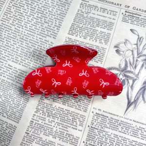 Pinces à cheveux pour femmes, blanches, avec nœud rouge, points acryliques, imprimé cœur rouge, pinces à cheveux en PVC - Product Image 5