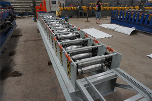 Machine <span class=keywords><strong>de</strong></span> fabrication <span class=keywords><strong>de</strong></span> tuiles <span class=keywords><strong>de</strong></span> toit en métal galvanisé automatique à haute efficacité, vente chaude, avec une grande stabilité et une longue durée <span class=keywords><strong>de</strong></span> vie - Product Image 6