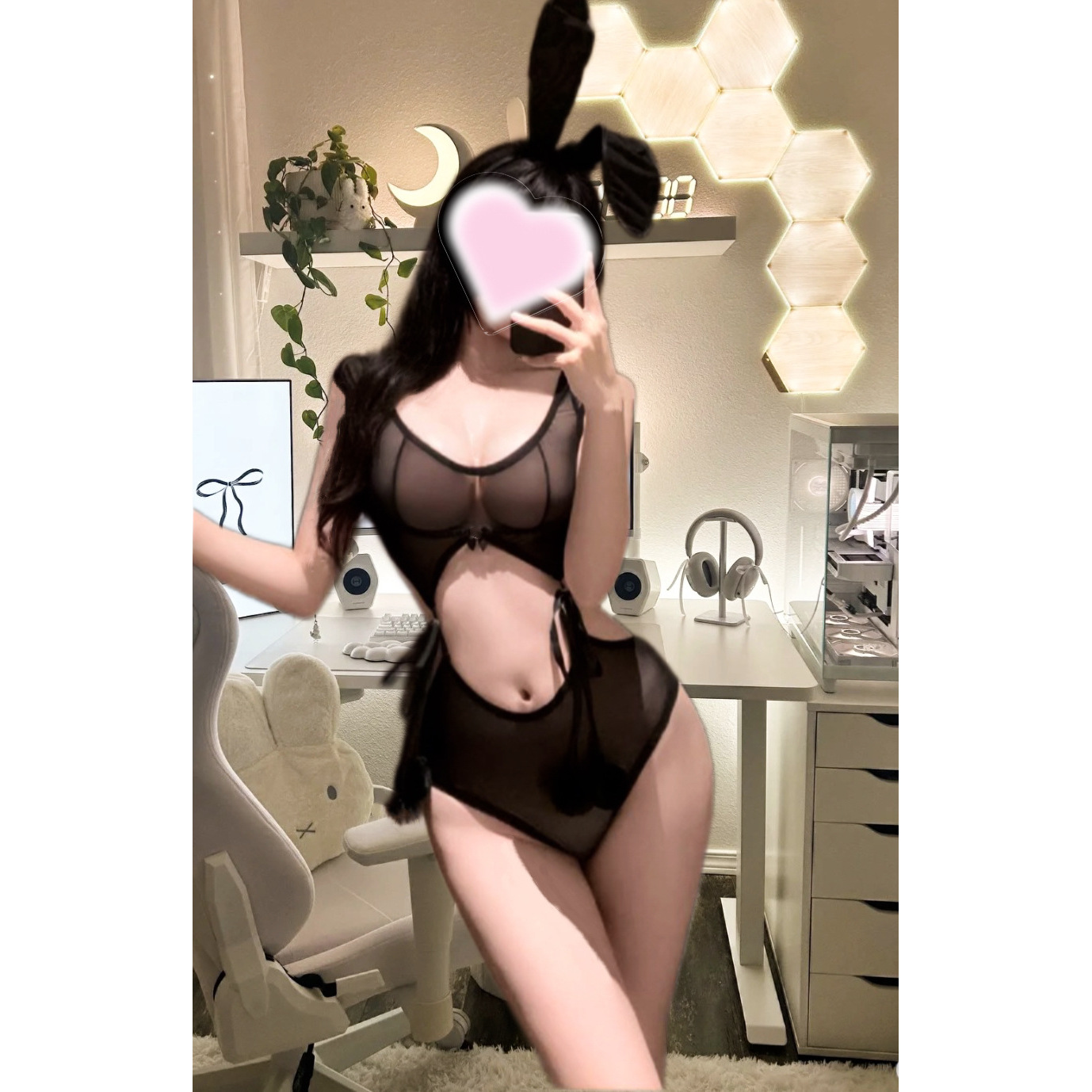 Costume noir (chaussettes non incluses)