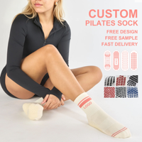Chaussettes de sport personnalisées avec logo pour femmes, vente en gros, chaussettes athlétiques blanches, chaussettes de yoga à grip, chaussettes de pilates en coton
