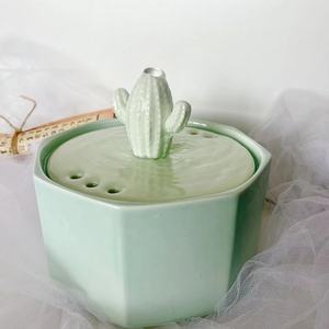 Bebedero de Cerámica con Forma de Cactus para Mascotas, Fuente de Agua Automática con Circulación Silenciosa, Dispensador de Agua Anti-Manchas Negras para Gatos - Product Image 2