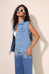 เสื้อกั๊กยีนส์แขนกุดน้ำหนักเบา เหมาะสำหรับการแต่งตัวหลากหลายสไตล์ - Product Image 4