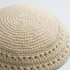 Kippa/Yamulka tricotée à la main en coton 100% de 20 cm, grande taille, pour hommes et enfants, haute qualité, bleu marine et argent, bonnet au crochet personnalisé - Product Image 4