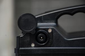 Carcasa <span class=keywords><strong>de</strong></span> batería ALX113 para bicicleta eléctrica, económica, tipo Silver Fish, vacía, precio al por mayor para proyectos <span class=keywords><strong>de</strong></span> movilidad eléctrica a gran escala - Product Image 3