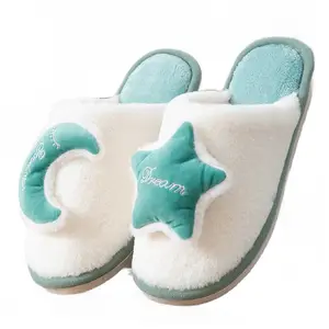 Grosir sandal rumah mewah Pria Wanita, sandal hangat musim dingin dengan desain modis Bulan Bintang