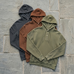 Sweat-shirt à capuche Henley boutonné pour homme, personnalisable, vierge, décontracté, coupe ample, vert olive, délavé soleil et à l'acide, en maille gaufrée douce - Product Image 2