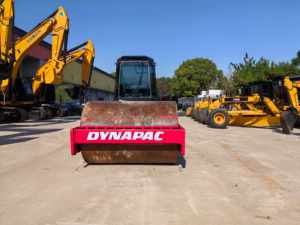 Rodillo Compactador Usado Dynapac CA301D de Un Solo Tambor en Stock - Product Image 5