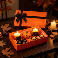 Coffret Cadeau Automne Orange avec Bougies en Pot Éclairées, Truffes Jack O'Lantern, Chocolats, Écorces d'Érable et Pommes de Pin – Emballage en Gros, Ensemble Cadeau