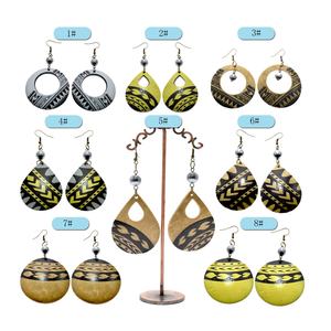 Últimas joyas <span class=keywords><strong>de</strong></span> moda hawaiana <span class=keywords><strong>tatuaje</strong></span> impresión redonda lágrima <span class=keywords><strong>de</strong></span> cáscara <span class=keywords><strong>de</strong></span> coco perla pendientes para las mujeres - Product Image 1