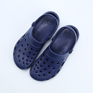 <span class=keywords><strong>Sabots</strong></span> légers pour hommes à bout fermé avec semelle intérieure en caoutchouc PVC EVA, chaussures de jardin pour l'été - Product Image 5