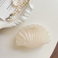 Nouvelle mode élégante, accessoire quotidien, pince à cheveux en plastique acrylique de couleur gelée, décoration de cheveux en forme de requin et de dauphin.