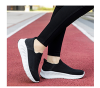 Chaussures de marche pour femmes en maille tricotée, à enfiler, avec col élastique, bout large, plateforme ondulée, antidérapantes, pour usage quotidien et décontracté, OEM ODM Vente en gros