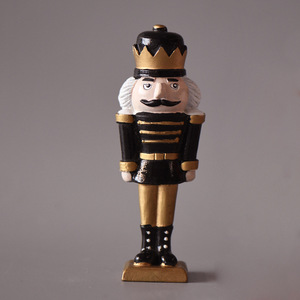 Soldado Cascanueces Pintado Moderno, Miniaturas de Resina, Adorno Creativo para Escritorio, Decoración Navideña Perfecta para Niños - Product Image 6