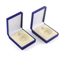 Boîte à pendentif en velours floqué bleu royal, insert en mousse moulée sur mesure, couvercle rabattable, doublure en satin, boîte d'emballage cadeau pour bijoux
