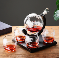 Ensemble décanteur à vin WEIBU avec 4 verres, design globe terrestre gravé, aérateur à vin en verre et bois, cadeau d'anniversaire pour papa