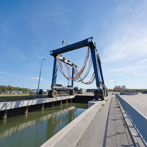 Lève-bateau haute capacité 5 tonnes pour opérations de mise à l'hivernage des bateaux avec structure en acier résistant à la corrosion - Product Image 4