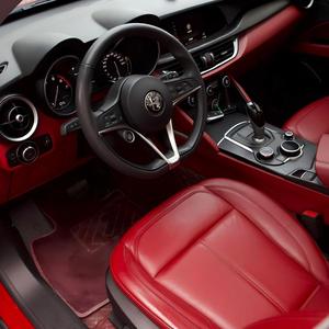 Alfa Romeo <span class=keywords><strong>Stelvio</strong></span> 2.0L Turbo <span class=keywords><strong>Sport</strong></span> SUV d'occasion 2017, voiture familiale de luxe italienne d'occasion - Product Image 3