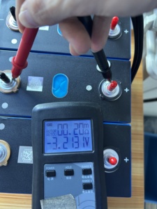 Batería de Litio Gotion de Grado A, 340 Ah, 3.2 V, 12000 Ciclos, Libre de Impuestos, Batería Prismática Recargable LiFePO4 de 340 Ah para Sistemas de Almacenamiento de Energía Doméstica de 16 kWh - Product Image 5