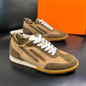 Luxury Classic Retro Designer Closed Sneakers Men's Women's Casual Anti slip Waterproof Breathable Sports Fashion Trend - Product Image 1