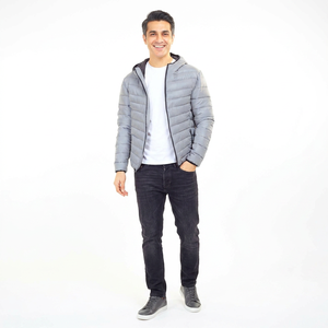 Veste matelassée à capuche imperméable noire pour homme, style tendance personnalisé, vente en gros, streetwear d'hiver, veste matelassée en duvet - Product Image 1