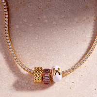 Breloques en laiton plaqué or pour bijoux fantaisie, lettres initiales personnalisables, style classique, émail blanc, vente chaude, vente en gros