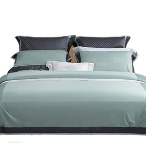 Ensemble <span class=keywords><strong>de</strong></span> <span class=keywords><strong>couette</strong></span> <span class=keywords><strong>housse</strong></span> <span class=keywords><strong>de</strong></span> <span class=keywords><strong>couette</strong></span> à rayures hôtel 5 étoiles moderne 300tc <span class=keywords><strong>220x240</strong></span> ensemble <span class=keywords><strong>de</strong></span> draps queen size ensemble <span class=keywords><strong>de</strong></span> literie - Product Image 1