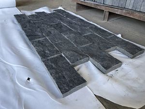 <span class=keywords><strong>Prix</strong></span> d'usine Top Nature Split Surface Noir Granit Pierre Maille <span class=keywords><strong>Pavé</strong></span> 20x10x2-2.5cm Pour Chaussée Jardin Mur Revêtement Panneau - Product Image 4