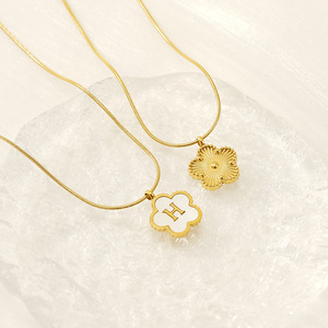 ZOGXIN Stainless Steel Five Leaf Clover Letter Necklace 18K Gold Plated Flower Pendant Jewelry For Gift And Leisure - Product Image 2