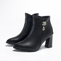 Vente en gros de bottines à talon bloc pointu noires pour femmes sur mesure