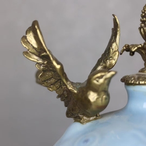 Jingdezhen Royal fornace blu smaltato rame intarsiato vaso in porcellana asta di fascia alta antico palazzo ceramica vaso a doppio orecchio - Product Image 3