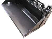 Godet 4-en-1 pour chargeuse compacte avec mâchoire de serrage hydraulique et flexibles de protection pour attache de chargeuse compacte