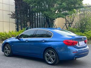 <span class=keywords><strong>BMW</strong></span> Serie 1 <span class=keywords><strong>118i</strong></span> <span class=keywords><strong>M</strong></span> <span class=keywords><strong>Sport</strong></span> Versión Facelift <span class=keywords><strong>2017</strong></span> Usado, Exterior Azul, Cumple con las Normas de Emisión Euro VI. - Product Image 6