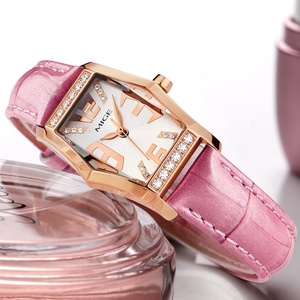 Reloj de Cuarzo MIGE para Mujer, Dorado, con Correa de Cuero Blanca, Esfera Analógica, Detalles de Diamantes, Estilo Elegante y Moderno - Product Image 3