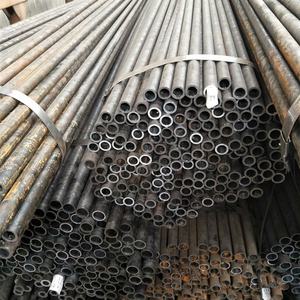 Q195 Q235 Q355 Tuyau en acier au carbone pour <span class=keywords><strong>ferraille</strong></span> Tuyaux carrés en fibre de carbone noire <span class=keywords><strong>Tube</strong></span> à section creuse en acier Erw - Product Image 4