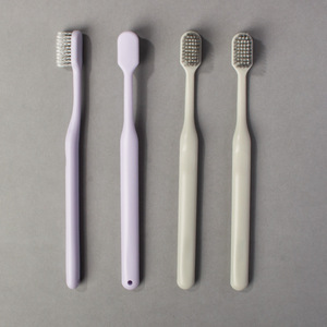 แปรงสีฟันสำหรับผู้ใหญ่ ขนแปรงนุ่ม ไนลอน 18.8 ซม. สำหรับใช้ในบ้าน - Product Image 1
